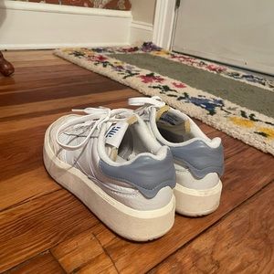 New Balance Sneakers